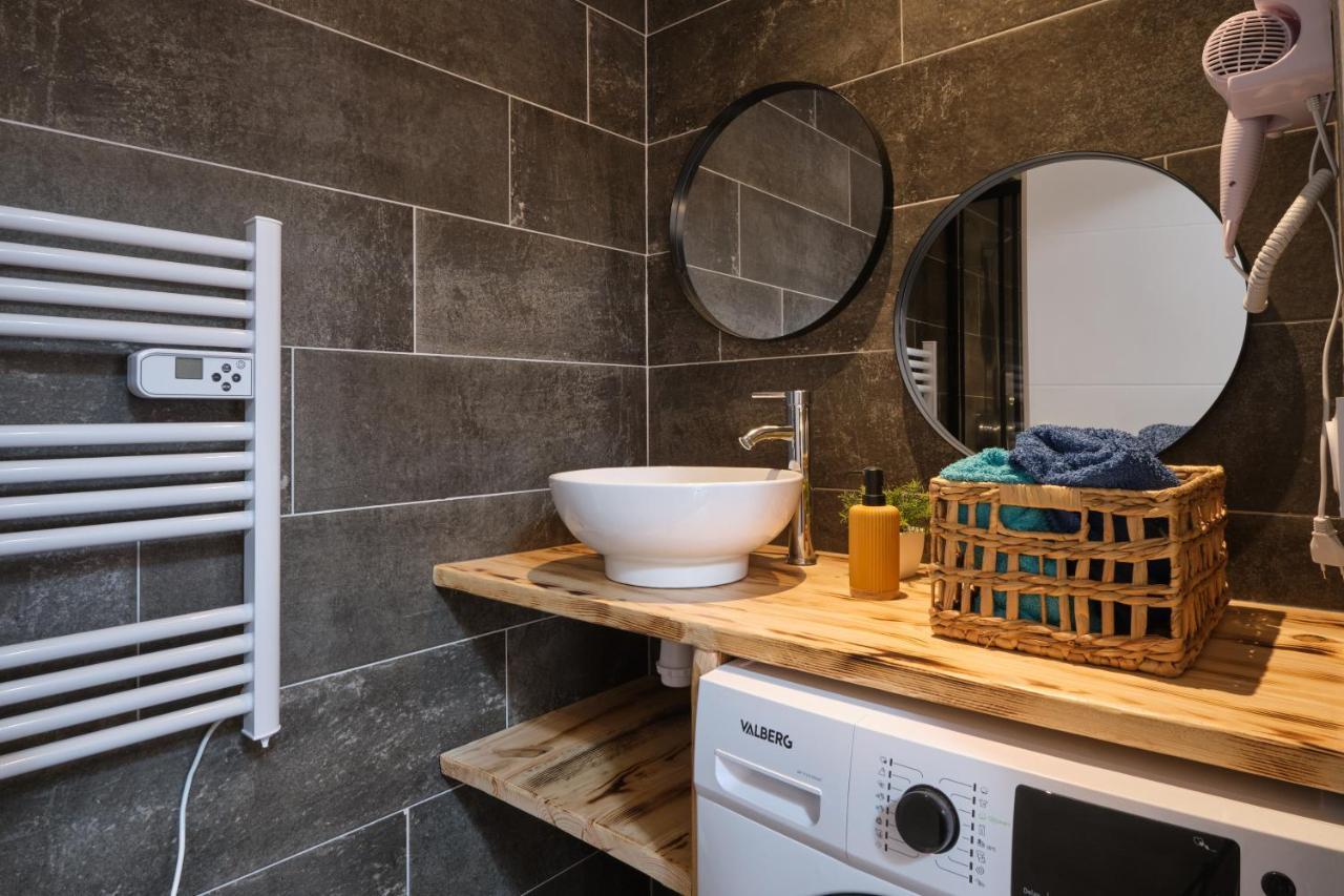 Place Carnot - Studio Tout Equipe Avec Jacuzzi Proche Toutes Commodites การ์กาซอน ภายนอก รูปภาพ