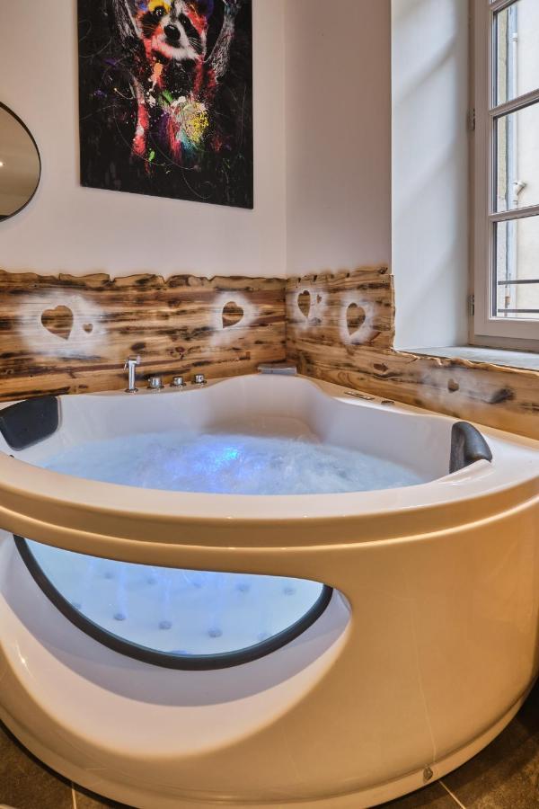 Place Carnot - Studio Tout Equipe Avec Jacuzzi Proche Toutes Commodites การ์กาซอน ภายนอก รูปภาพ