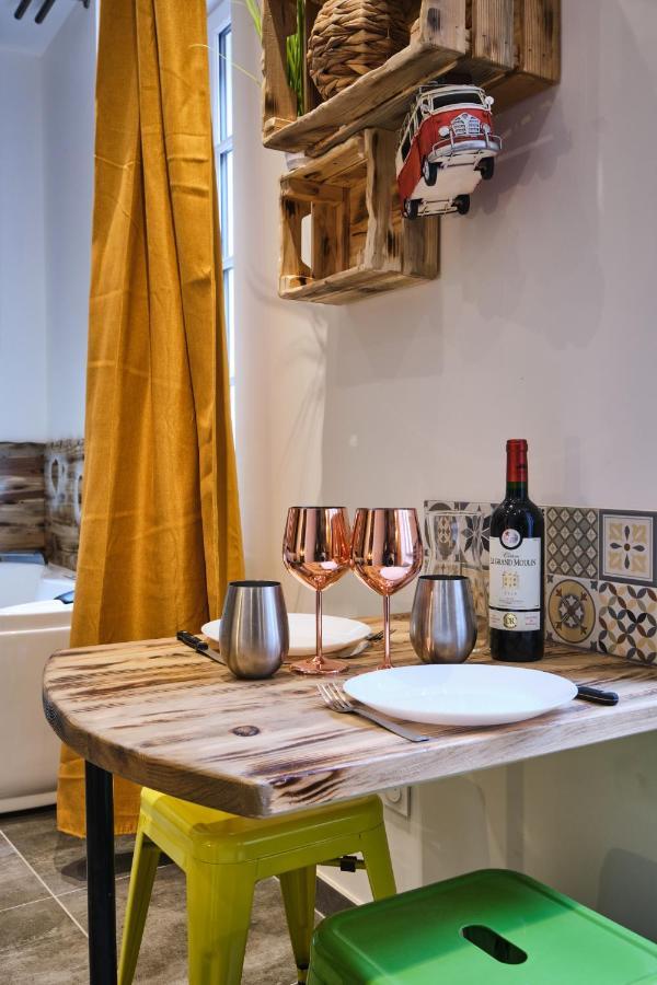 Place Carnot - Studio Tout Equipe Avec Jacuzzi Proche Toutes Commodites การ์กาซอน ภายนอก รูปภาพ