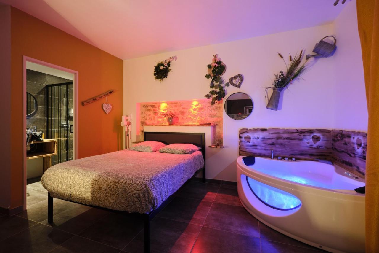 Place Carnot - Studio Tout Equipe Avec Jacuzzi Proche Toutes Commodites การ์กาซอน ภายนอก รูปภาพ