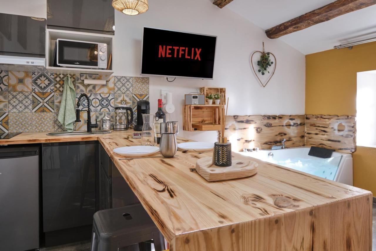 Place Carnot - Studio Tout Equipe Avec Jacuzzi Proche Toutes Commodites การ์กาซอน ภายนอก รูปภาพ