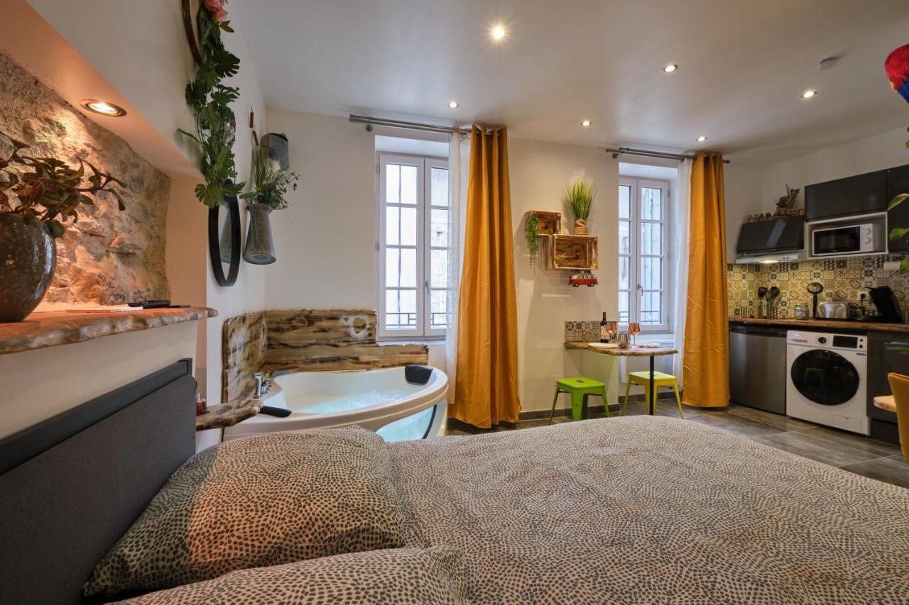 Place Carnot - Studio Tout Equipe Avec Jacuzzi Proche Toutes Commodites การ์กาซอน ภายนอก รูปภาพ