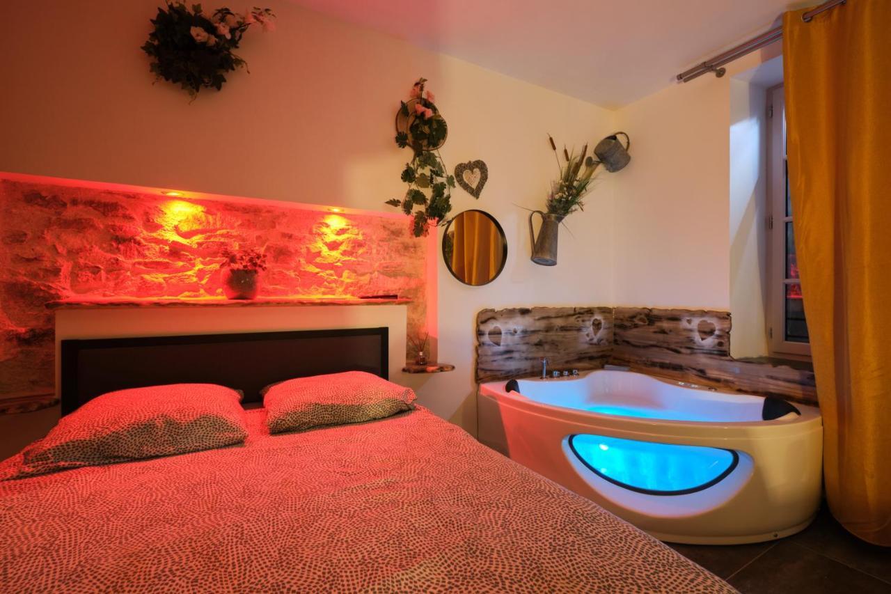 Place Carnot - Studio Tout Equipe Avec Jacuzzi Proche Toutes Commodites การ์กาซอน ภายนอก รูปภาพ