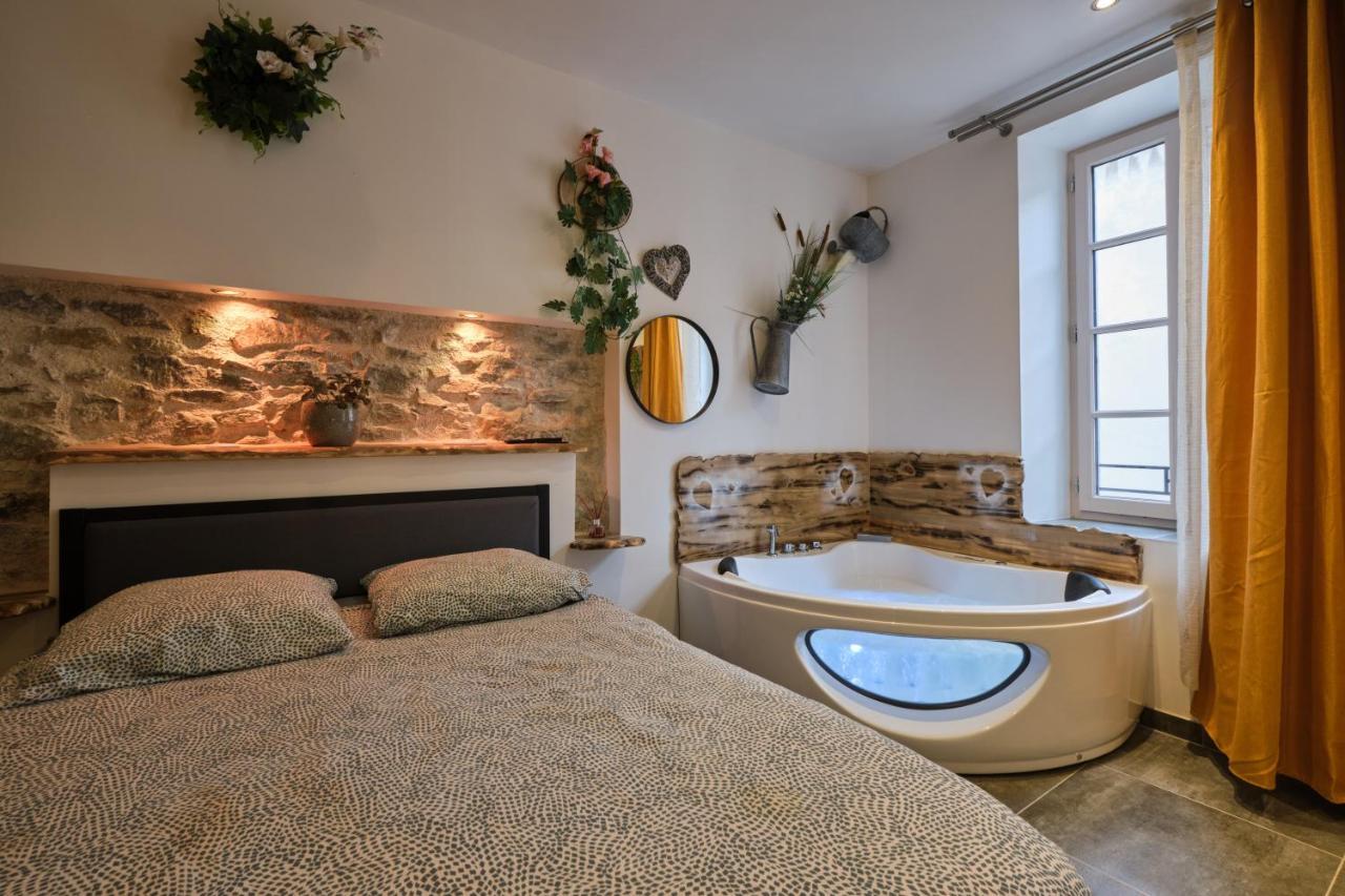 Place Carnot - Studio Tout Equipe Avec Jacuzzi Proche Toutes Commodites การ์กาซอน ภายนอก รูปภาพ